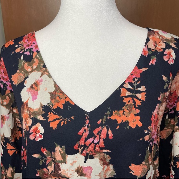 Lulus Women’s Shifting Dears Blue Floral Slit Sleeves Mini Shift Dress Small - Picture 5 of 11